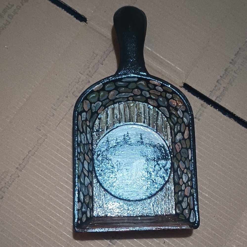 Hand-Painted Black Decorative Wall Scoop Art